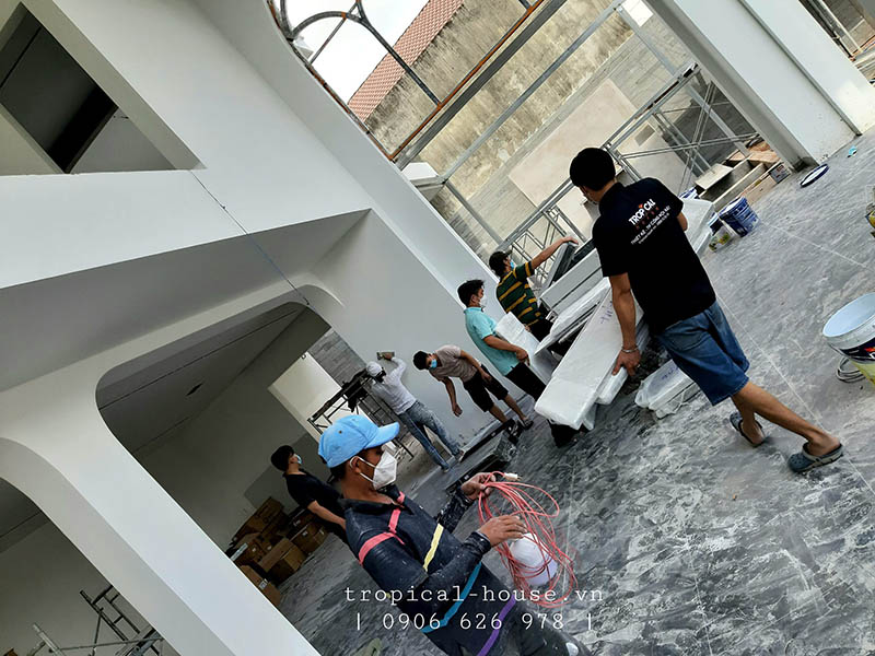 Thi c&ocirc;ng m&oacute;ng cho nh&agrave; phố