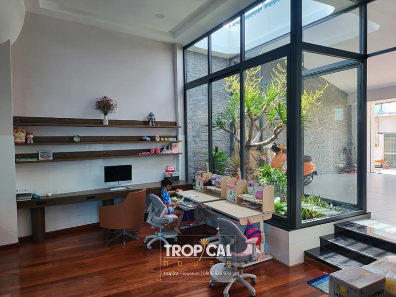 Thiết kế nội thất nh&agrave; phố với c&acirc;y xanh