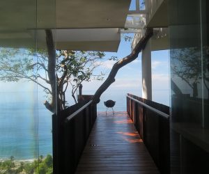 Một ngôi nhà vách đá của Costa Rica với khung cảnh đại dương ngoạn mục