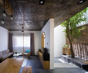 Thiết kế nhà nhiệt đới với sân trong